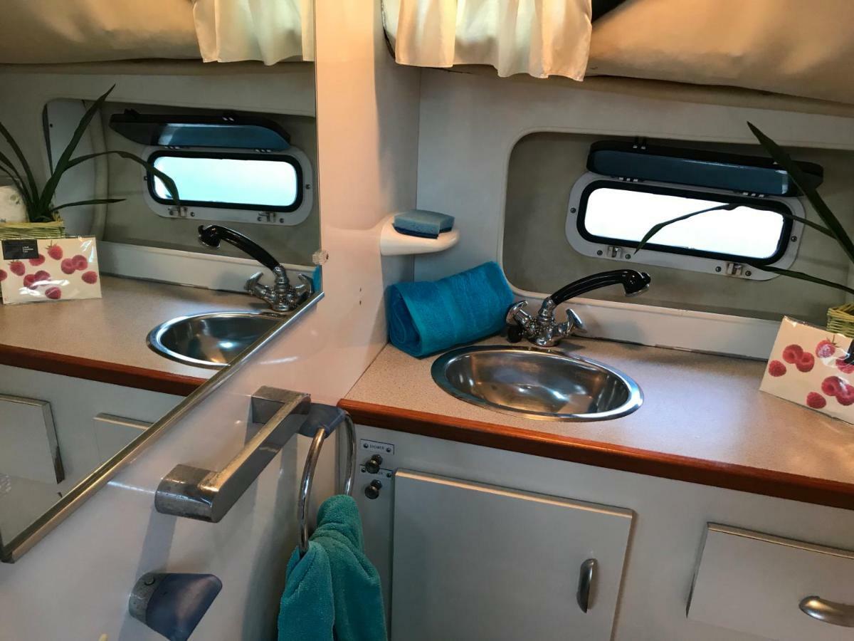 Yacht Experience Barcelona Hotel Sant Adria de Besos Exterior photo